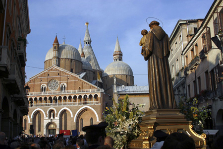 Basilica di Sant'Antonio / Processione.